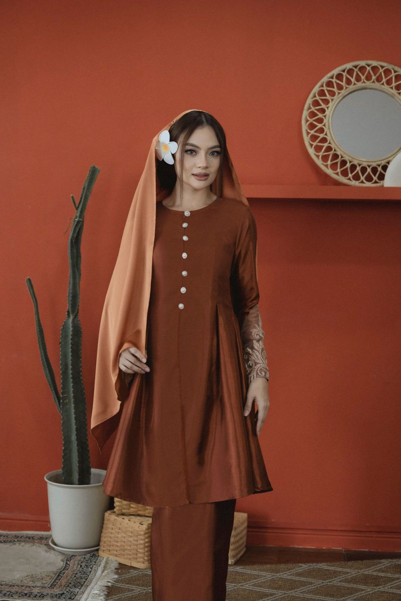 Kebaya - Brick