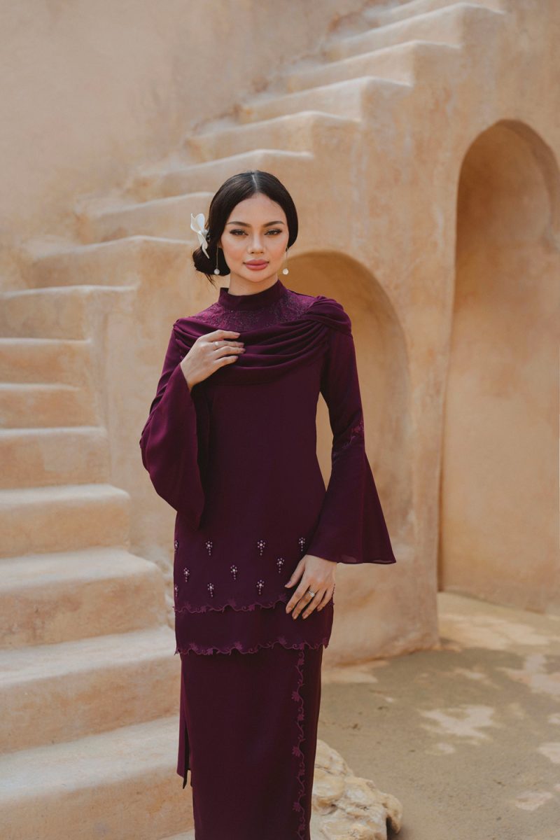 Laelia Drapes Kurung - burgundy maroon